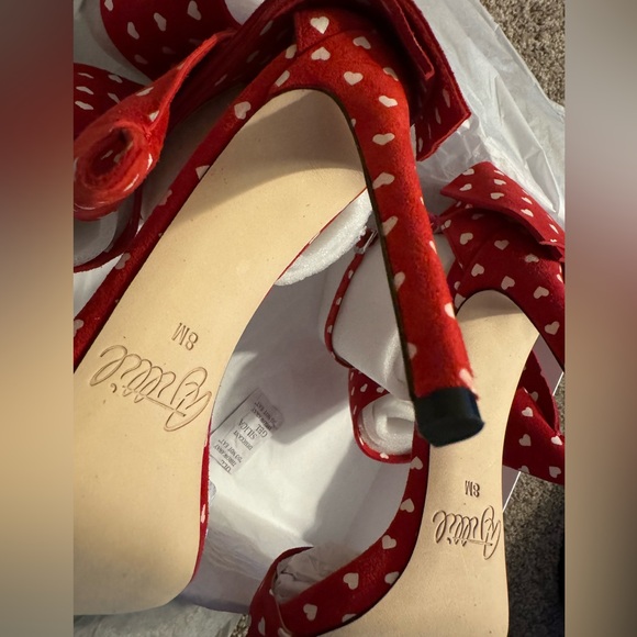 Aminah Abdul Jillil Heart Printed Limited Edition - Picture 10 of 10